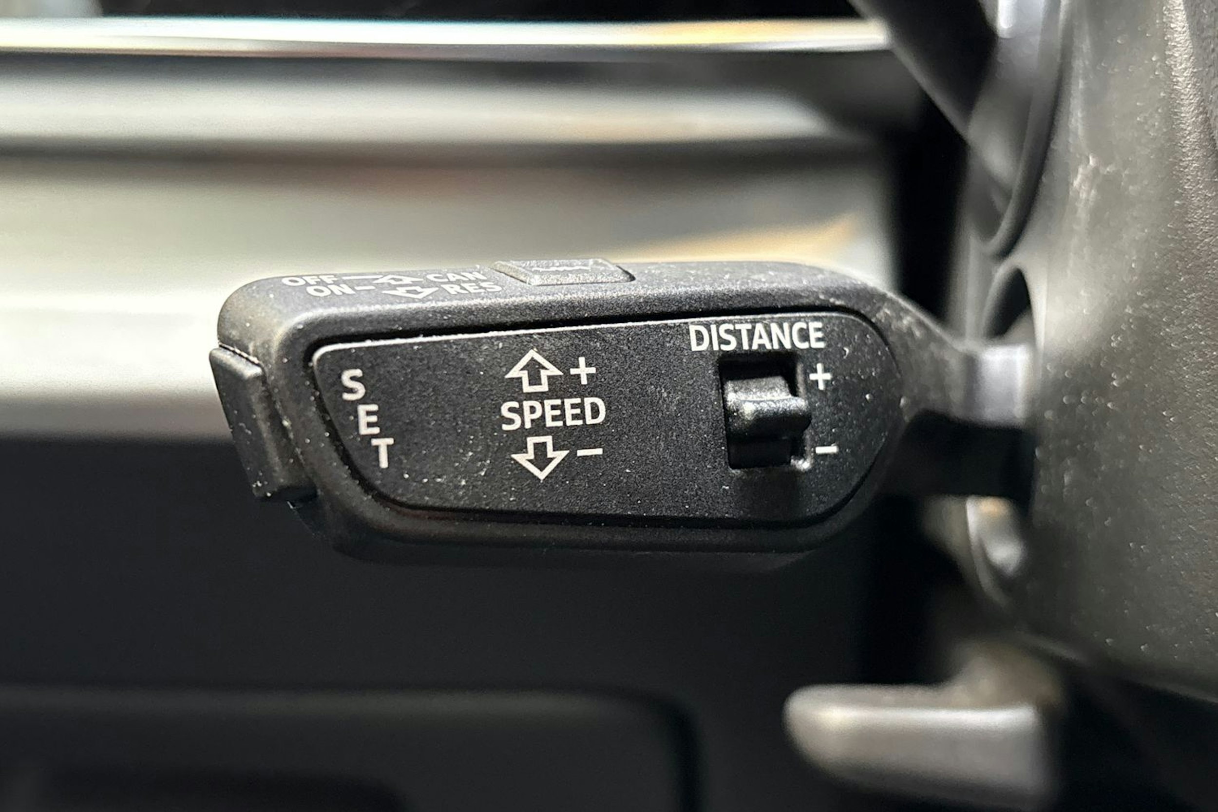musta Audi Q8 2021 kuva 17.