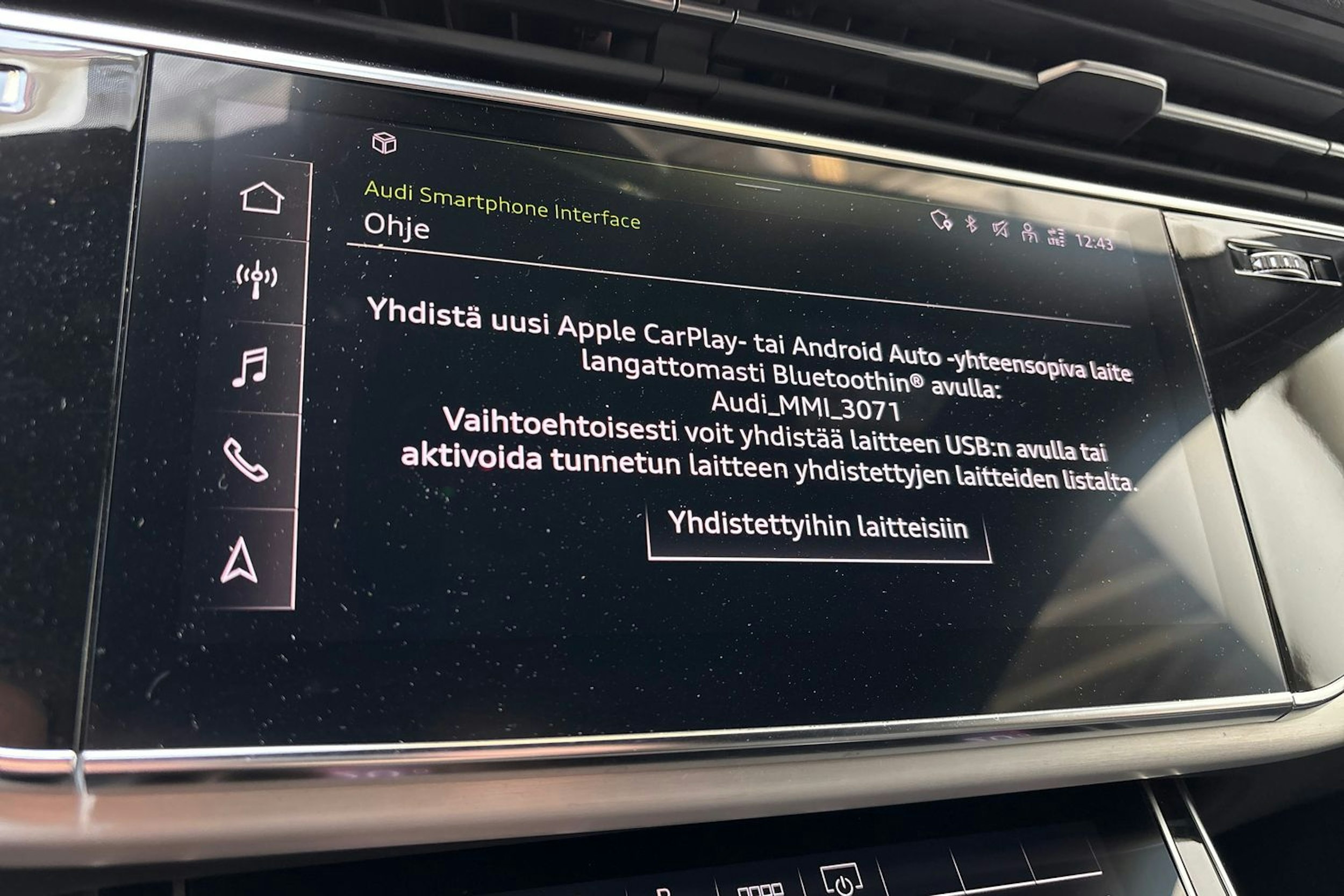 musta Audi Q8 2021 kuva 25.