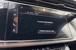 musta Audi Q8 2021 kuva 26.