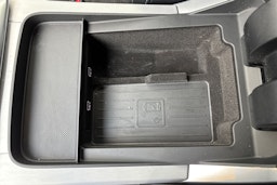musta Audi Q8 2021 kuva 30.