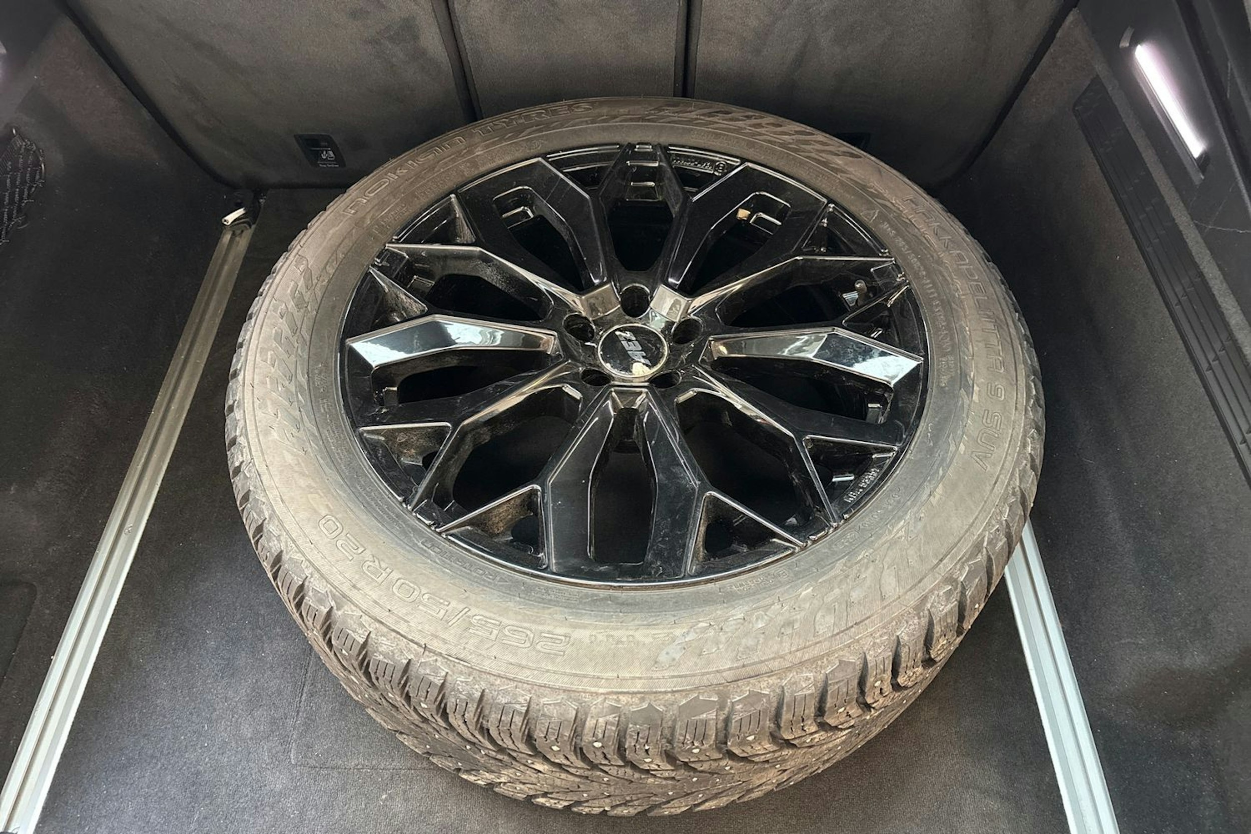musta Audi Q8 2021 kuva 31.