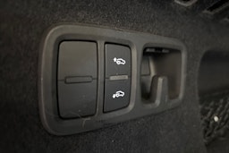 musta Audi Q8 2021 kuva 32.