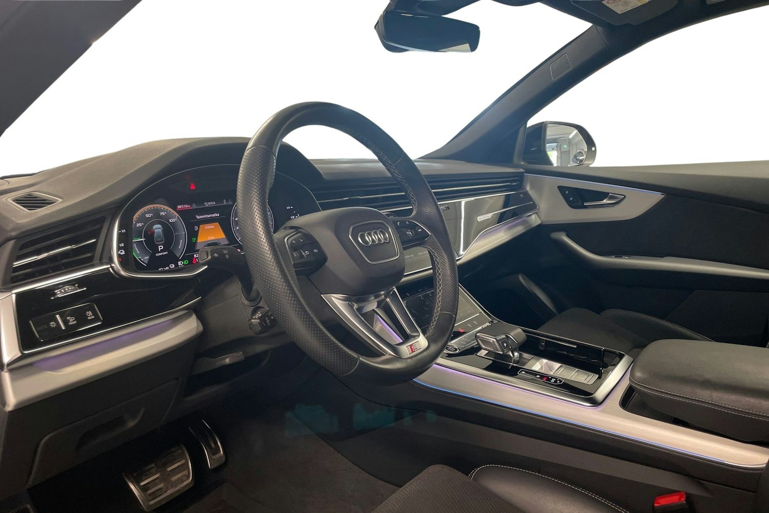 met. harmaa Audi Q8 2021 kuva 7.
