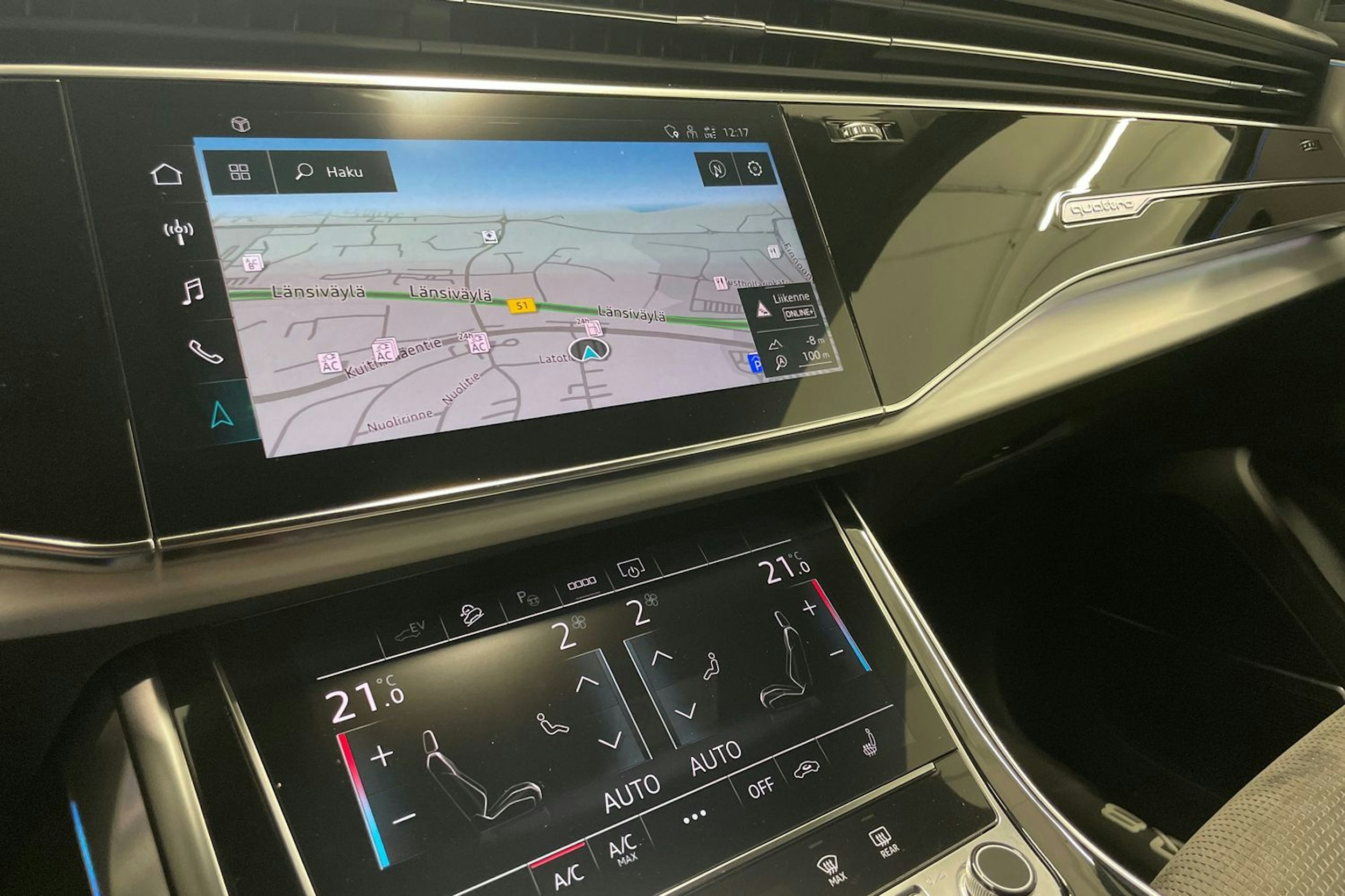 met. harmaa Audi Q8 2021 kuva 17.