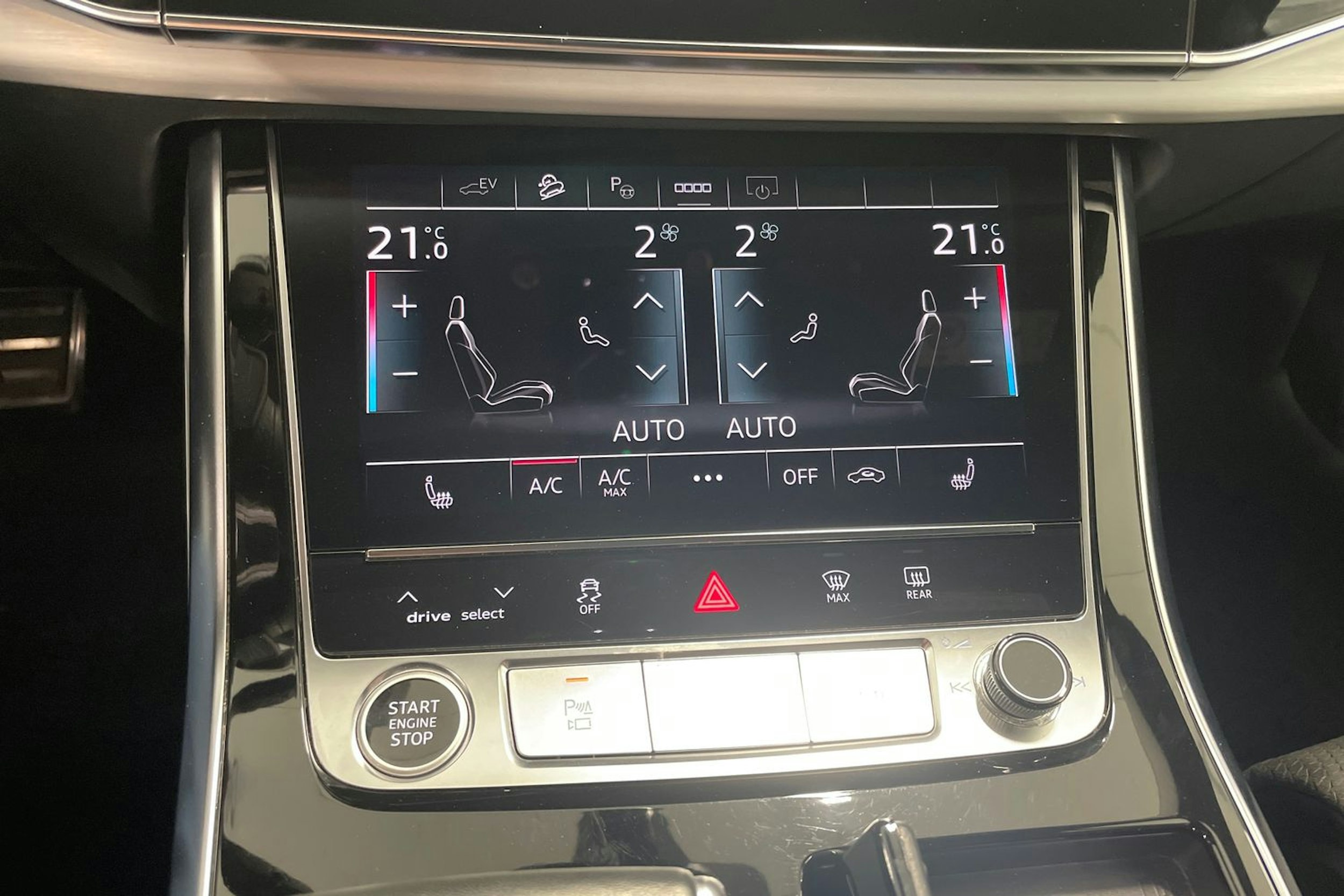 met. harmaa Audi Q8 2021 kuva 19.