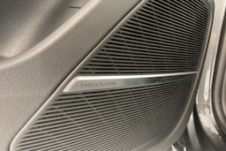 met. harmaa Audi Q8 2021 kuva 24.