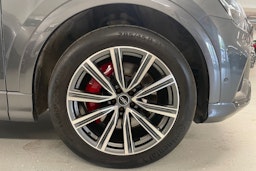met. harmaa Audi Q8 2021 kuva 26.