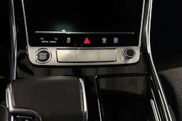met. harmaa Audi Q8 2021 kuva 33.