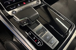 met. harmaa Audi Q8 2021 kuva 34.