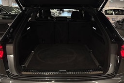 met. harmaa Audi Q8 2021 kuva 41.