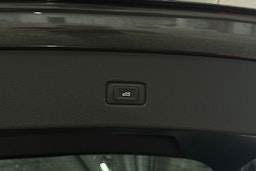met. harmaa Audi Q8 2021 kuva 42.