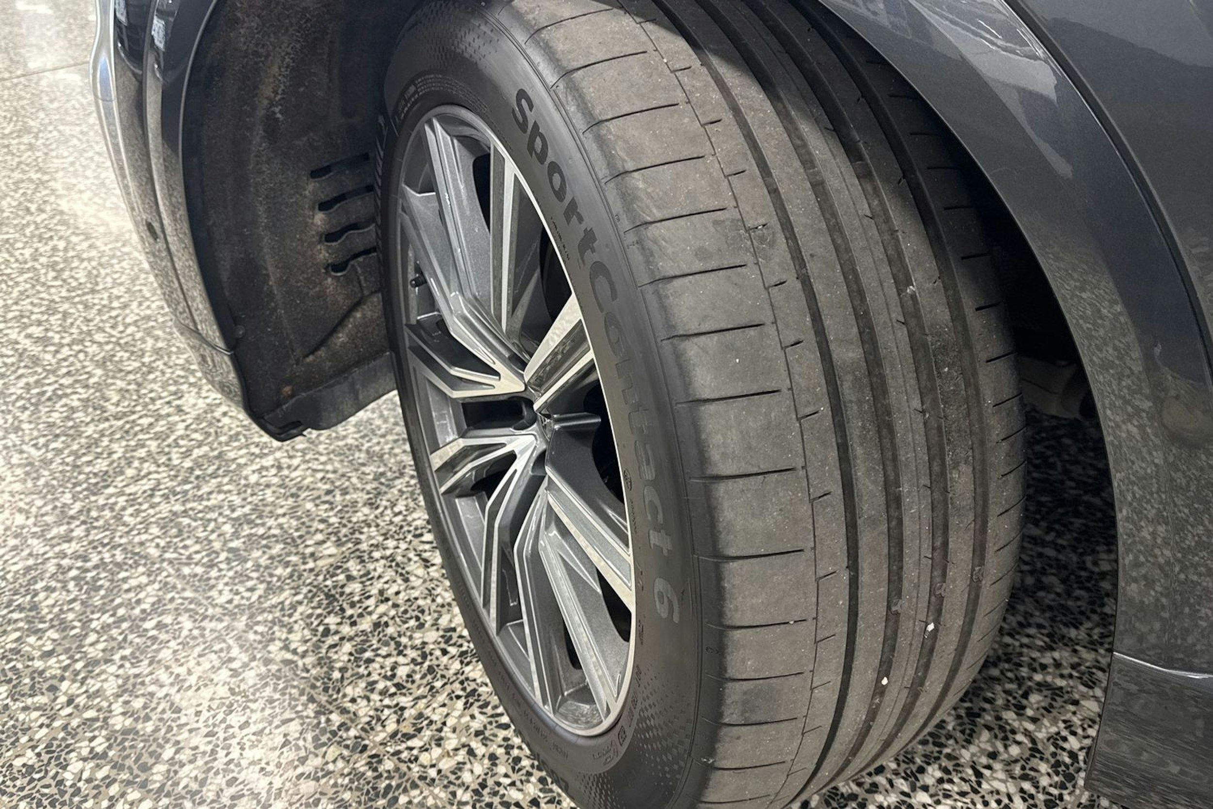 met. harmaa Audi Q8 2021 kuva 45.