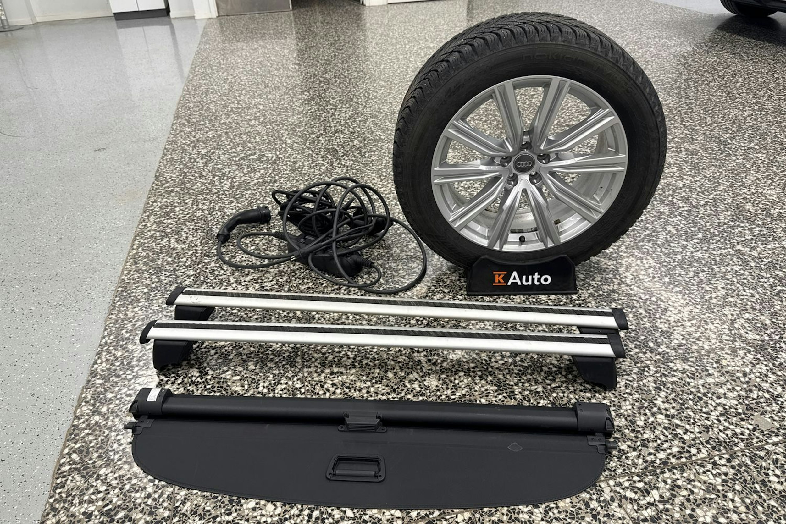 met. harmaa Audi Q8 2021 kuva 46.