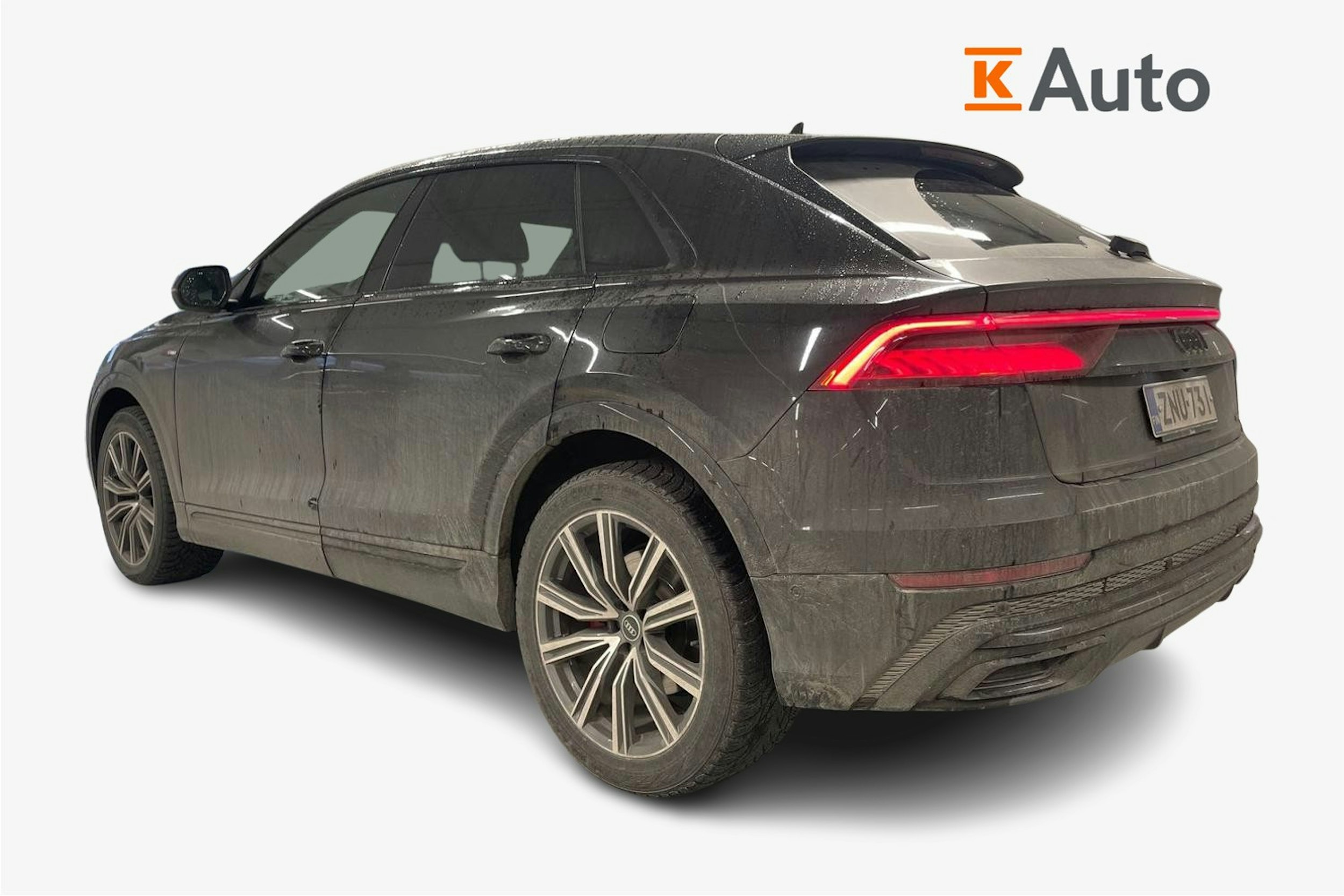 musta Audi Q8 2021 kuva 2.