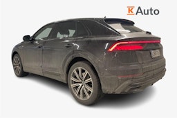 musta Audi Q8 2021 kuva 2.