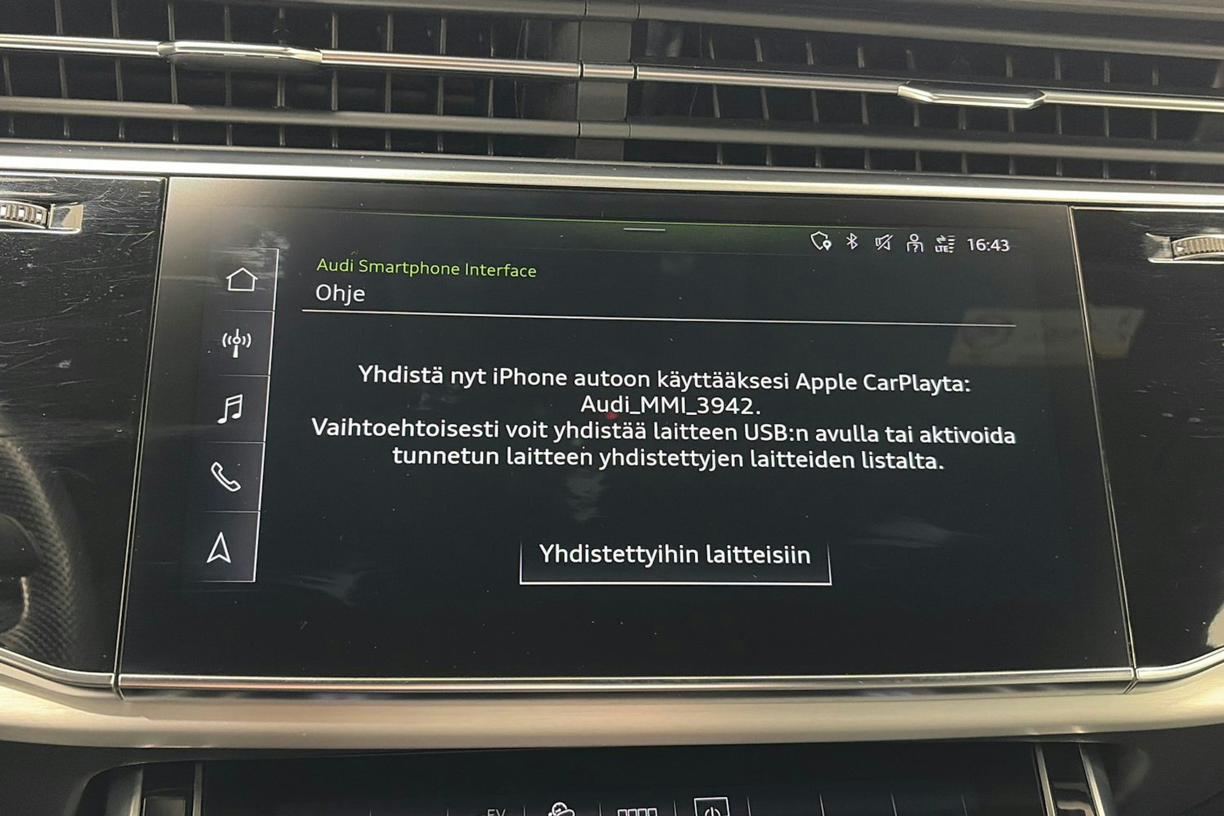 musta Audi Q8 2021 kuva 25.