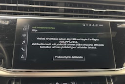 musta Audi Q8 2021 kuva 25.