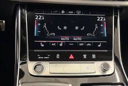 musta Audi Q8 2021 kuva 29.