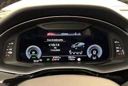 valkoinen Audi Q8 2022 kuva 21.