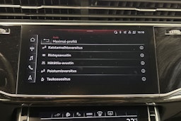 valkoinen Audi Q8 2022 kuva 25.