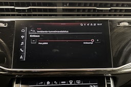 valkoinen Audi Q8 2022 kuva 26.