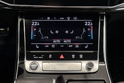 valkoinen Audi Q8 2022 kuva 29.
