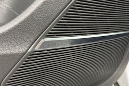 valkoinen Audi Q8 2022 kuva 31.