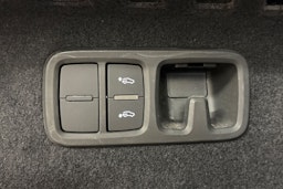 valkoinen Audi Q8 2022 kuva 34.