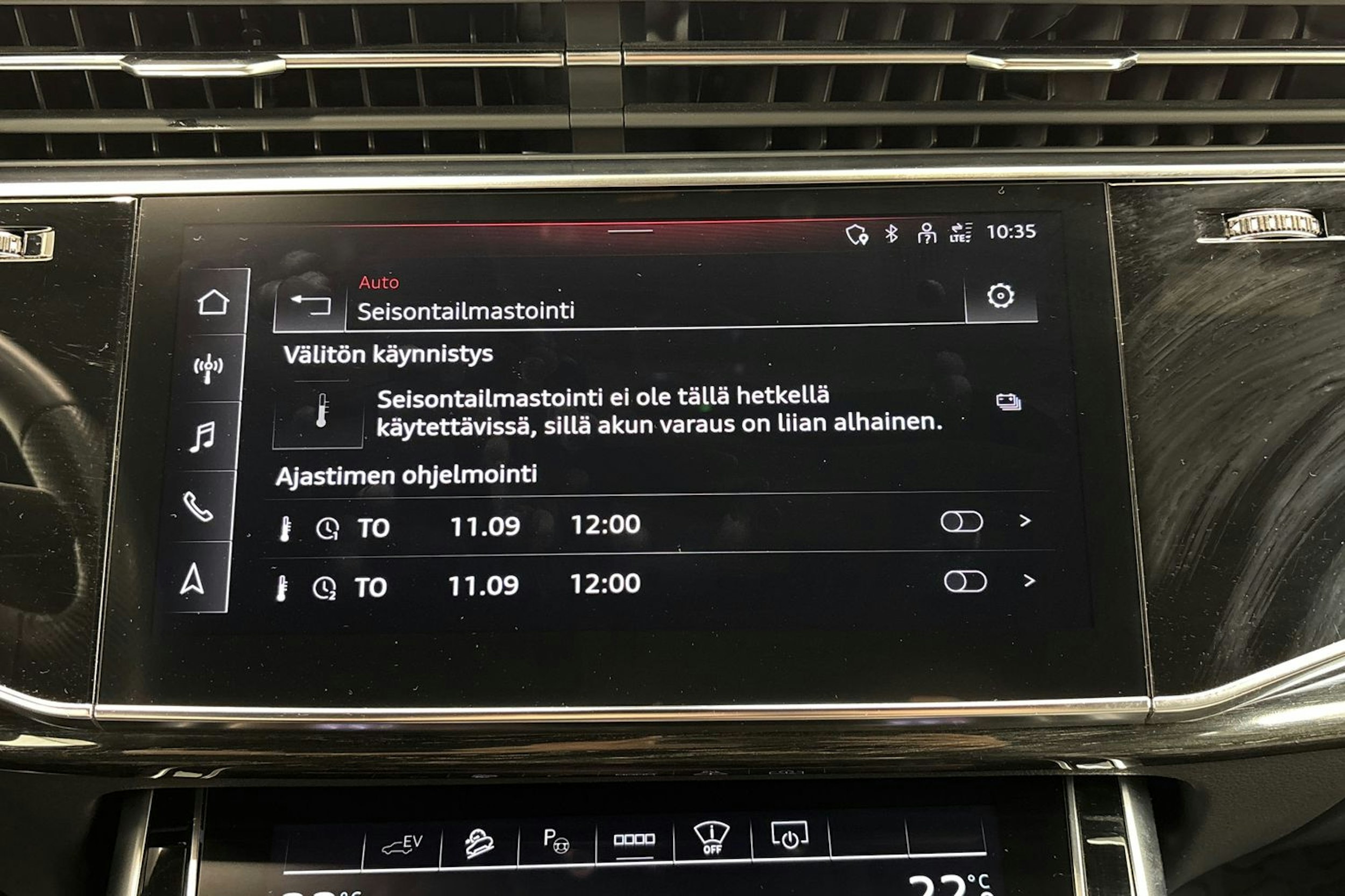 valkoinen Audi Q8 2022 kuva 36.