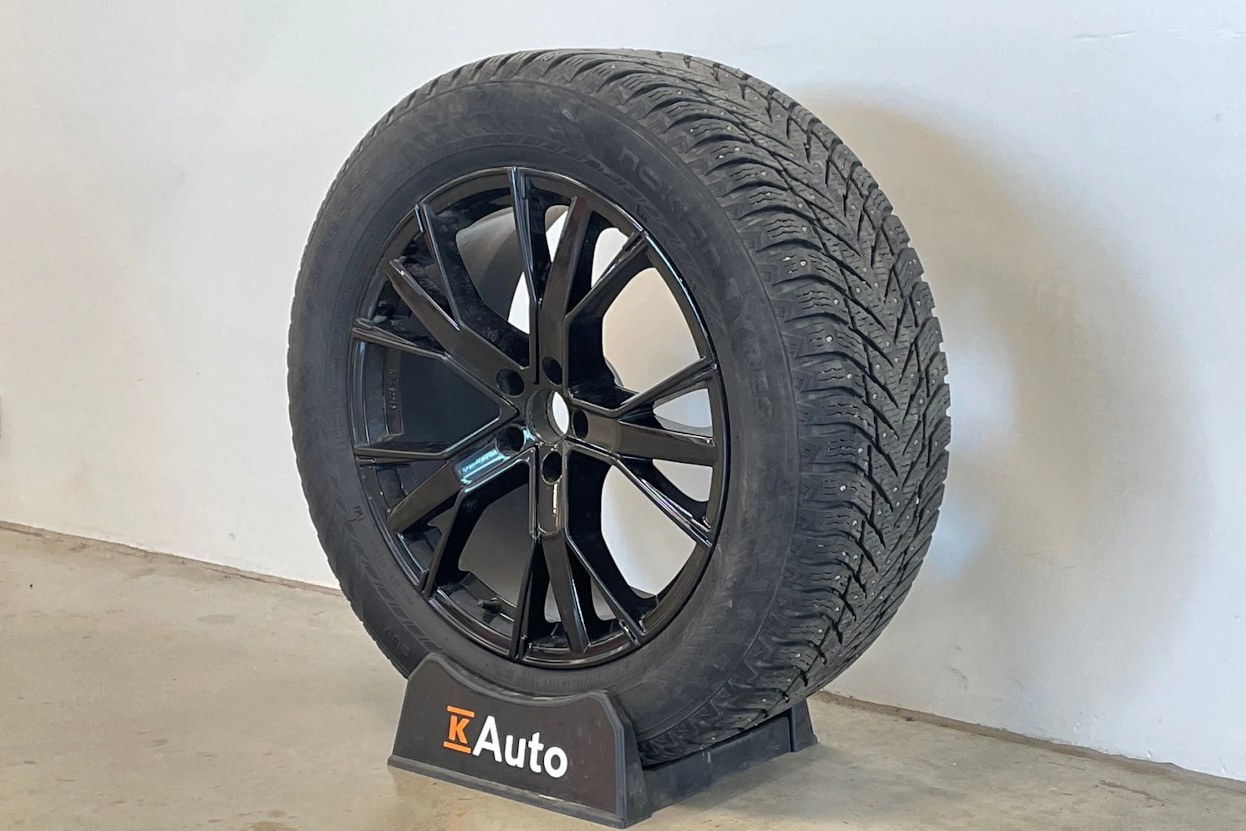 met. musta Audi Q8 2022 kuva 10.