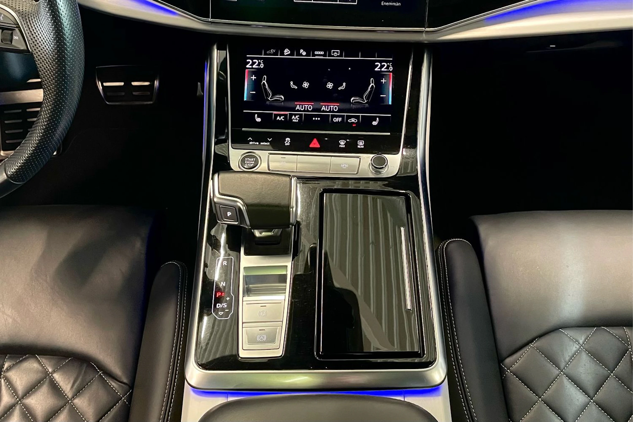 met. musta Audi Q8 2022 kuva 31.