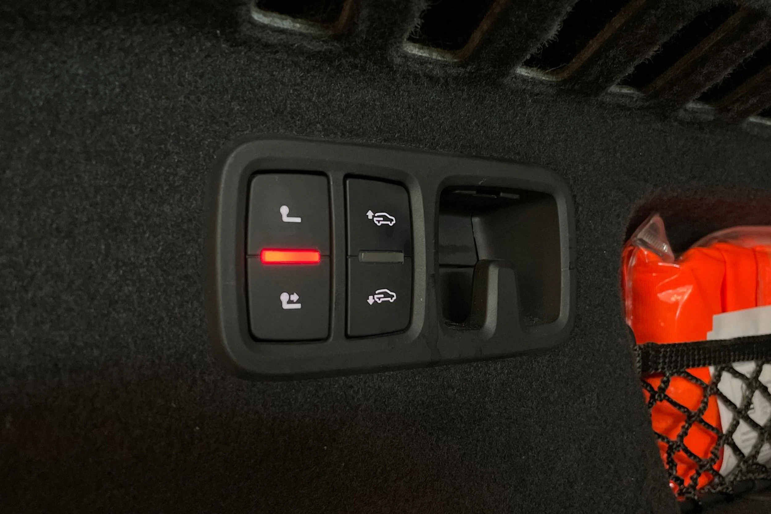 met. musta Audi Q8 2022 kuva 38.
