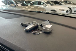 met. musta Audi Q8 2022 kuva 39.