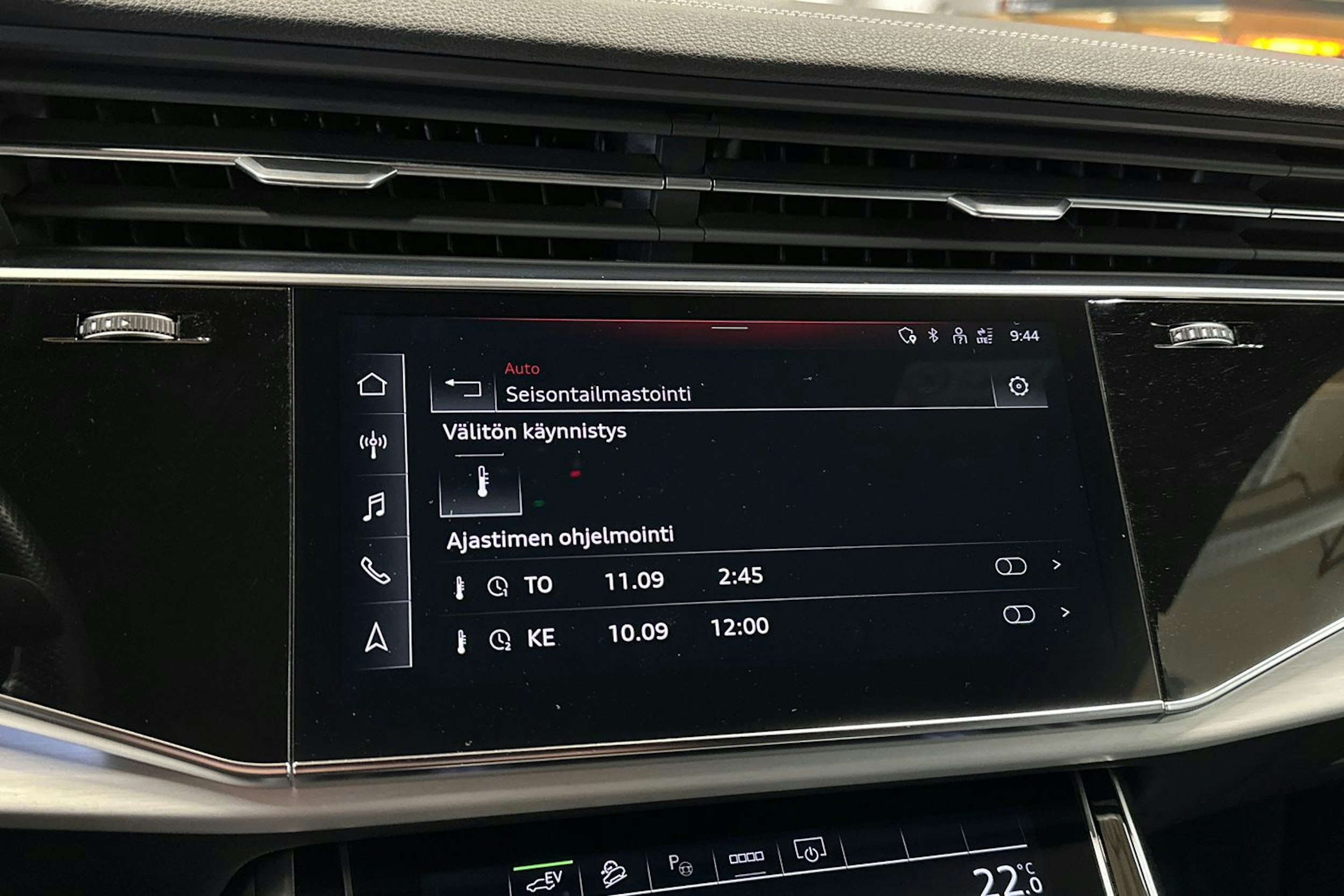 valkoinen Audi Q8 2022 kuva 26.
