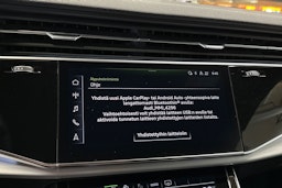 valkoinen Audi Q8 2022 kuva 27.