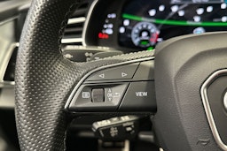 valkoinen Audi Q8 2022 kuva 35.