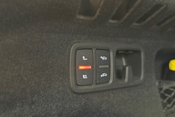 valkoinen Audi Q8 2022 kuva 40.