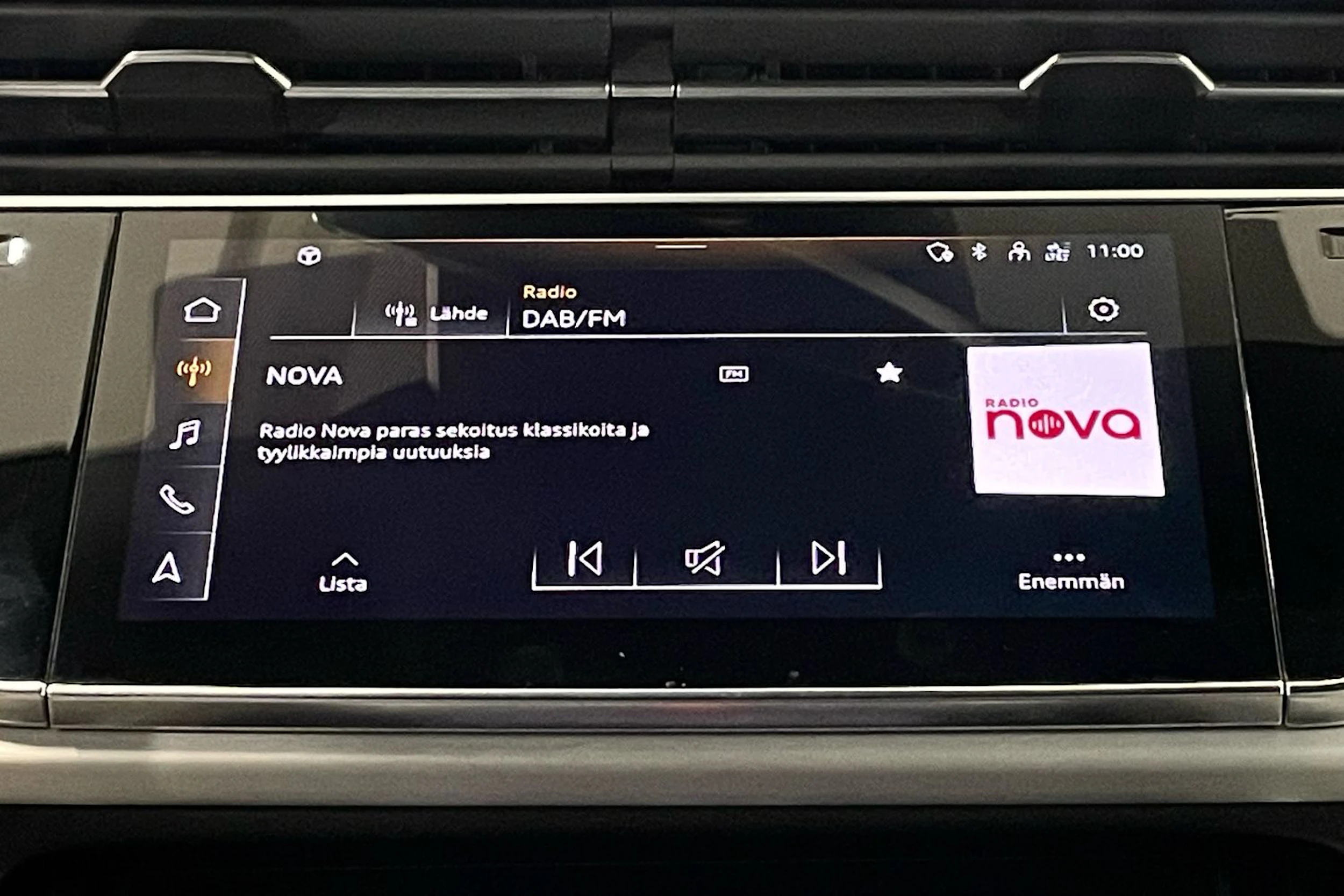harmaa Audi Q8 2023 kuva 22.