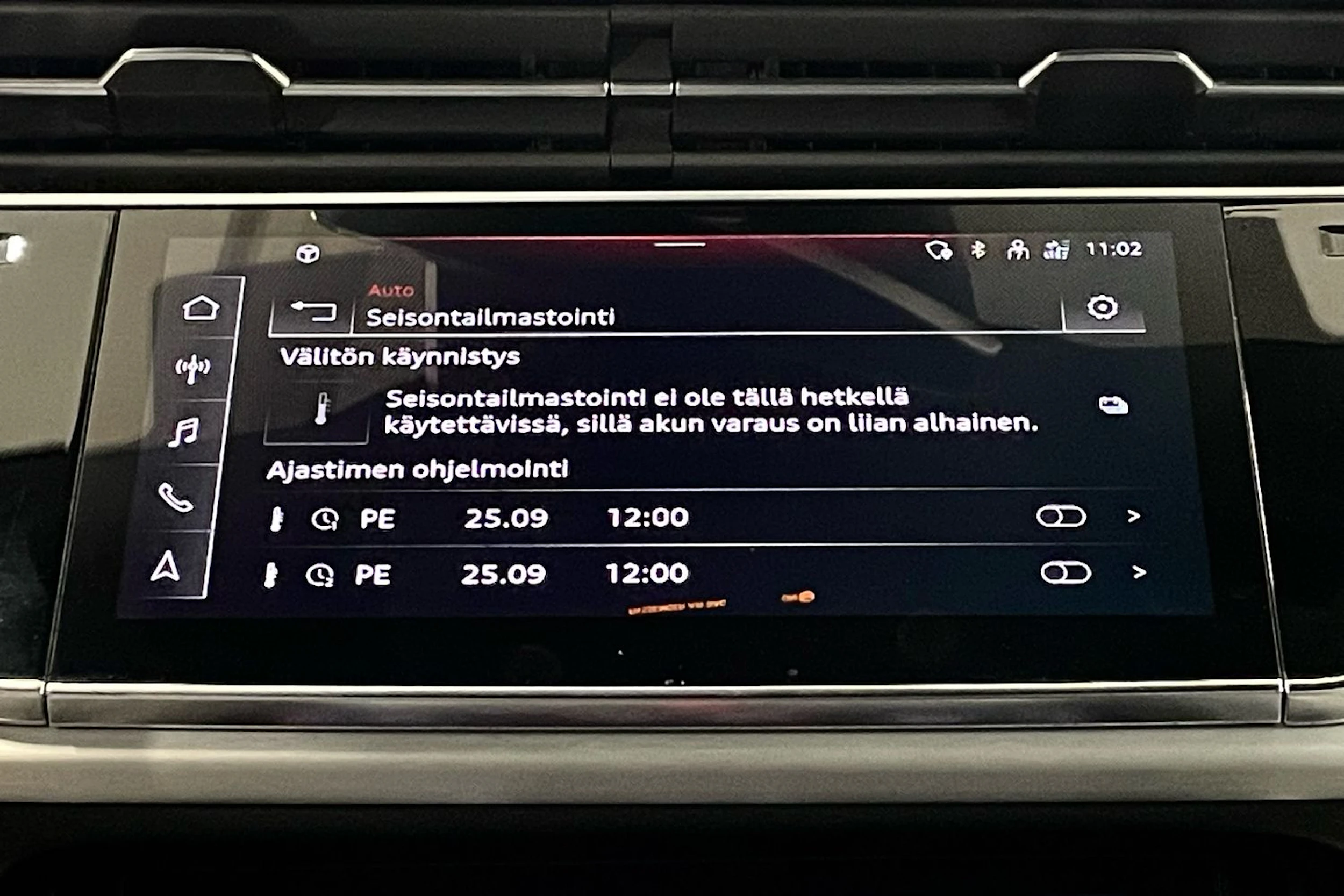 harmaa Audi Q8 2023 kuva 29.