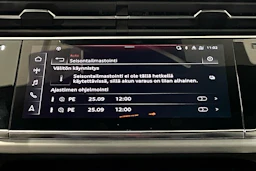 harmaa Audi Q8 2023 kuva 29.