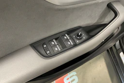 harmaa Audi Q8 2023 kuva 35.