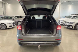 harmaa Audi Q8 2023 kuva 37.