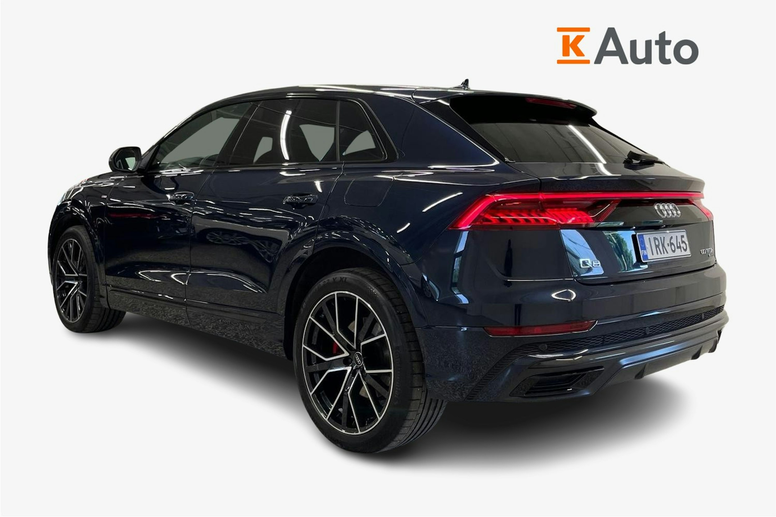 Sininen Audi Q8 2023 kuva 2.