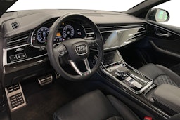 Sininen Audi Q8 2023 kuva 7.