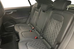 Sininen Audi Q8 2023 kuva 10.