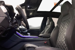 Sininen Audi Q8 2023 kuva 11.