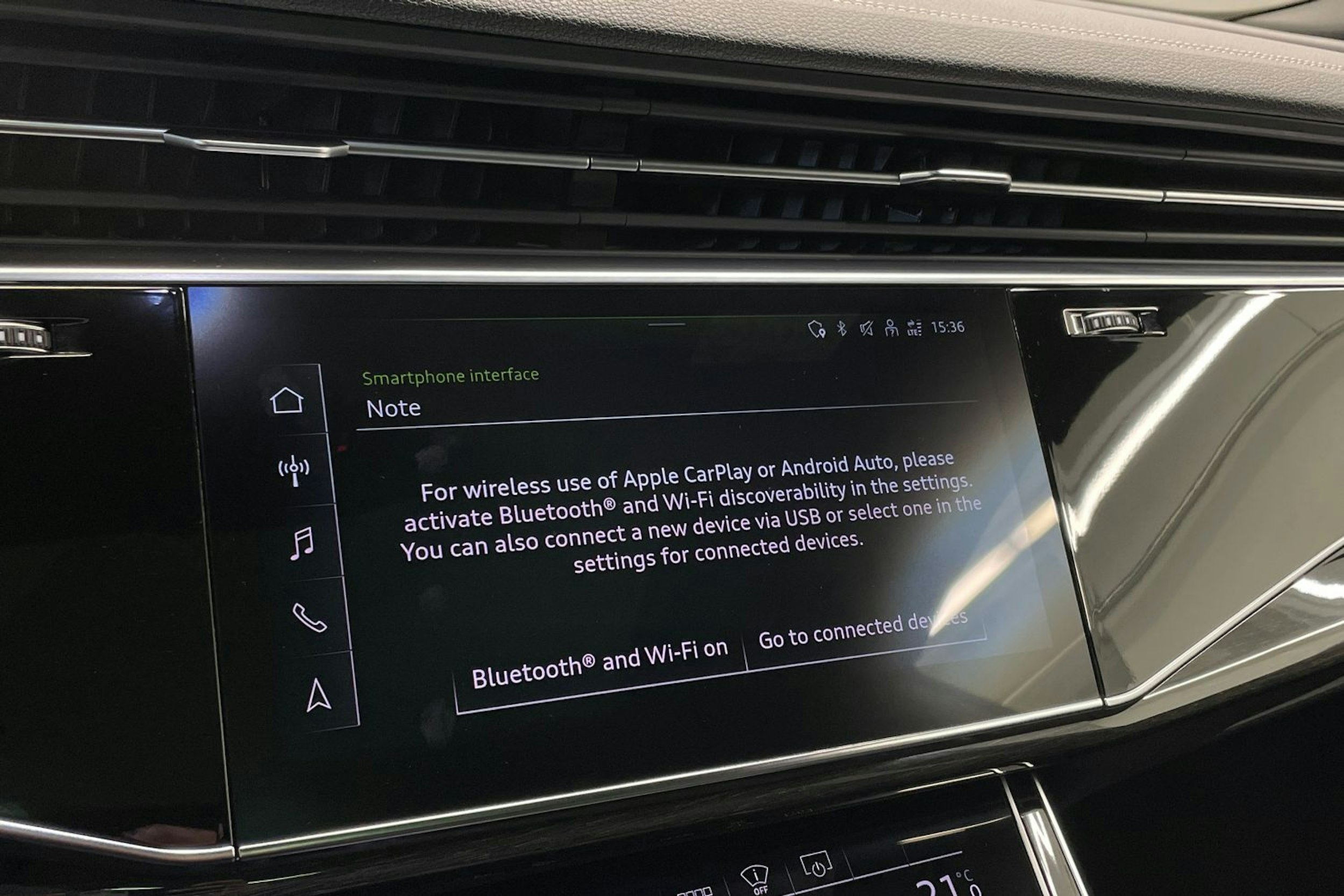 Sininen Audi Q8 2023 kuva 16.