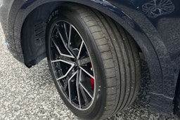 Sininen Audi Q8 2023 kuva 39.