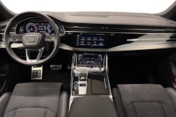 harmaa Audi Q8 2023 kuva 9.