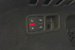 harmaa Audi Q8 2023 kuva 16.